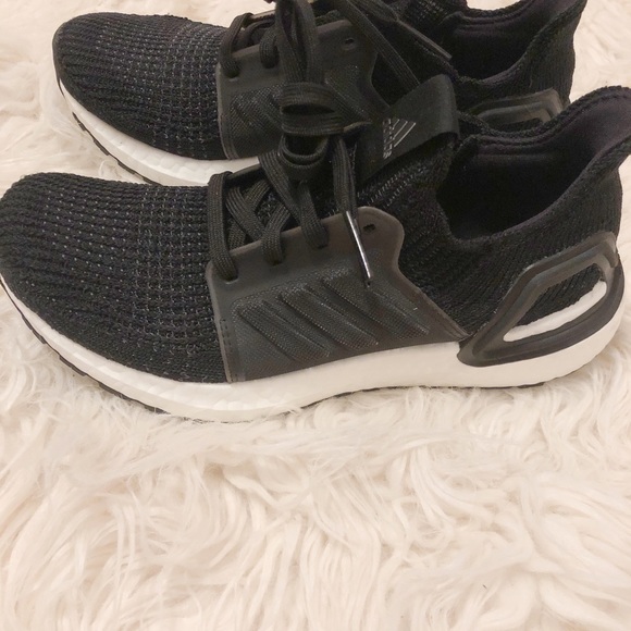 Adidas ultraboost 19 shoes - Picture 2 of 3